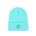 Detalle del gorro de punto azul menta con un bordado de cara sonriente derritiéndose - M (56-58cm) / Azul Celeste