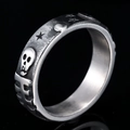 Gothic stainless steel skull and star ring in vintage silver finish for men - US 7 / Antique Silver