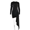 Elegante zwarte jurk met lange mouwen, asymmetrische rimpeling en een chic sjerpdetail - S / Zwart
