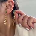 Boucles d'oreilles à pompons dorés avec pierre verte rectangulaire et sequins - Style à Franges Émeraude Dorée