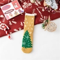 Chaussettes de Noël jaunes en polaire avec motifs sapins verts et détails flocons - Taille unique / Sapin de Noël