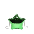 Mini-Abendtasche in Smaragdgrün, Sternform aus Acryl mit Glanzoptik und Silberkette - Grün