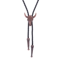 Detail der Bolo Tie mit Stierschädel in Antik-Bronze-Optik und schwarzer Lederkordel - Kupfer