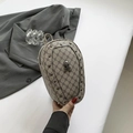 Gothic-Minirucksack in Sargform mit Vintage-Monogramm und Metall-Totenkopf-Emblem - Skelett Khaki