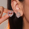 Orecchini a cuore chic con strass colorati scintillanti in finitura argento - Orecchini a lobo a cuore cavo colorato argento (DTE1216036S-WAB)