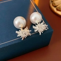 Boucles d'oreilles perles argentées avec globes blancs et pointes sur boîte bleue - 19# Boucles d'oreilles clous perle à deux usages avec feux d'artifice en zircone et tige en argent