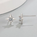 Pendientes de estrella de cuatro puntas con circonita central en acabado plateado - Oro Blanco