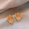 Funkelnde Ahornblatt-Ohrringe mit orange-gelben Kristallen und 14k Goldbeschichtung - Silbernadel Gold Kaffee Stil (WE5036)