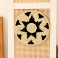 Noordse rotan wanddecoratie met zwart-beige geometrische radiale patronen - Stijl C
