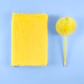 Coffret carnet en peluche jaune avec journal duveteux et stylo à pompon assorti - Jaune