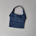 Dettaglio macro del tessuto del reggiseno sportivo blu scuro senza cuciture con costine - Azzurro
