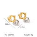 Detailansicht zweifarbiger Herzohrringe mit Abmessungen von 3.21cm x 2.05cm und Gewicht - Gold Silber Bi-Color Lippen Herz Ohrstecker (HC-E10700)
