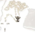 Vue détaillée du chapelet en perles blanches avec croix en argent et pochette de rangement - Avec Sac de Rangement / Blanc/6mm Saint Graal