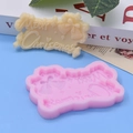Detail der Silikonform mit Merry Christmas Schriftzug und Glockenmuster für DIY - Frohe Weihnachten Schild