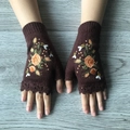 Brown knitted fingerless gloves with elegant rose and bee embroidery for autumn - One Size / Yellow Brown