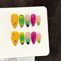 Handgefertigtes Press-on-Nagelset mit bunten 3D-Emailleblumen und funkelnden Strasssteinen - Groß (L) / 1858-Mittel Mandel