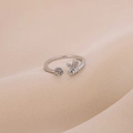 Anello aperto minimalista in argento con ape e rosa e zirconi scintillanti per donna - Aperto Regolabile (D7122) / Argento