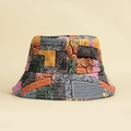 Gros plan du bob en patchwork paisley multicolore montrant la texture et les motifs du tissu - Patchwork Multicolore (Noir Gris Orange Carré Paisley 655 Simple Face) / M (56-58cm)