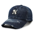 Vintage dunkelblaue Denim-Basecap mit Distressed-Details und weißer N-Buchstaben-Stickerei - Marineblau