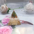 Christmas pyramid resin ornament with miniature tree and golden foil flakes inside - Clear Quartz Sequins