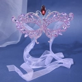 Elegante maschera da ballo a farfalla viola con strass lucidi e gemma centrale rossa - Stile 3 / Viola Chiaro