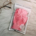 Einzelner rosa Peeling-Handschuh aus Nylon in einer wiederverschließbaren Tüte - 1 Paar (Premium-Beutel) / Rosenrot