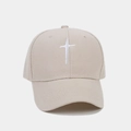Détail d'une casquette beige avec broderie étoile blanche et texture en sergé de coton - Réglable / Poche zippée