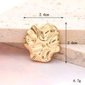 Μακροεντολή χρυσού γούρι καρδιάς 2,4cm για παπούτσια με κυματιστή υφή σε μπεζ πέτρα - D2654 Ακανόνιστο Τετράγωνο Χρυσό