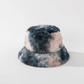 Primer plano del gorro de felpa con efecto tie-dye en azul y rosa y textura suave - M(56-58cm) / Tie-Dye Azul y Rosa (Nº 1)