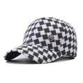 Gorra de béisbol clásica de pata de gallo con un brillante detalle de insignia metálica M - Pata de Gallo Gris