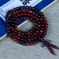 Bracelet Mala 108 perles en bois de rose foncé sur tissu en lin texturé rustique - 6mm x 108 Pièces (Version Standard) / Couleur d'origine