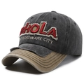 Gorra de béisbol retro con bordado HOLA y diseño desgastado en bloque de color - Ajustable / Negro