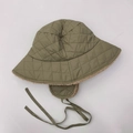 Bob matelassé vert olive avec cache-oreilles et doublure chaude en polaire beige - M (56-58cm) / Vert Thé