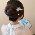 Pic à cheveux style bambou avec feuilles vertes et doubles glands argentés - Pompon Double Chaîne Bâton De Bambou Argenté Feuille Verte (66#)