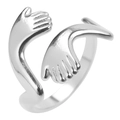 Nahaufnahme eines silbernen Umarmungs-Rings aus Edelstahl auf einem weißen Hintergrund - Silber