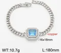 Silberfarbenes Kupferarmband mit quadratischem hellblauem Edelstein und Zirkonia-Halo - Versilbert Seeblau