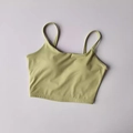 Camisole de sport vert avocat avec coussinets et fines bretelles pour yoga et fitness - M / Hauts / Vert matcha