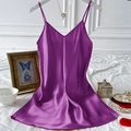 Robe nuisette élégante en satin violet avec fines bretelles et col en V chic - Violet