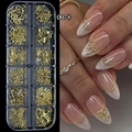 Dettaglio ravvicinato di borchie dorate a fiocco per nail art in custodia a 12 vani - Stile Fiocco Dorato (007#)