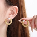 Orecchini vintage a forma di U in oro con trama metallica e perla bianca - Oro
