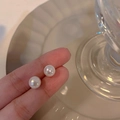 Eleganti orecchini a perla bianca tonda su aghi in argento 925 per gioielli di lusso - Perla Rotonda Semplice (MY32815)