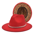Dettaglio cappello fedora rosso con catena d'argento e fodera leopardata sulla tesa - M(56-58cm) / Rosso