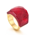Auffälliger breiter Edelstahlring mit großem roten Kristallstein und 18K Goldbeschichtung - US 6 / Rot (KR31887-K)