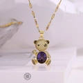 Collar con colgante de oso dorado con piedra preciosa púrpura y cristales de circonita - Púrpura(23541)