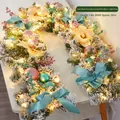 Guirlande de Noël 1,8m bleue et rose avec lumières LED, fleurs de soie et boules - Guirlande Mixte Enneigée 1.8m Rose-Bleu avec Lumières