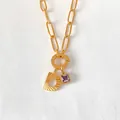 Collana a graffetta in acciaio inossidabile placcato oro 14K con ciondolo lettera D - Lettera D (XNL0079)