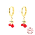 Détail de boucles d'oreilles cerises en argent S925 avec fruits rouges et feuilles - Argent 925 / Or-Cerise
