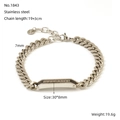 Pulsera de cadena de acero inoxidable para hombre con barra curva y grabado de greca - Color Acero