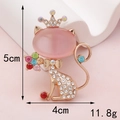 Macro shot of pink rhinestone cat brooch with 5cm x 4cm size and 11.8g weight detail - D386 Crown Fox (Pink)