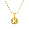 Gouden slangencatena ketting met gehamerde ronde hanger en de letter M detail - Goud-Letter M (Slangenketting)